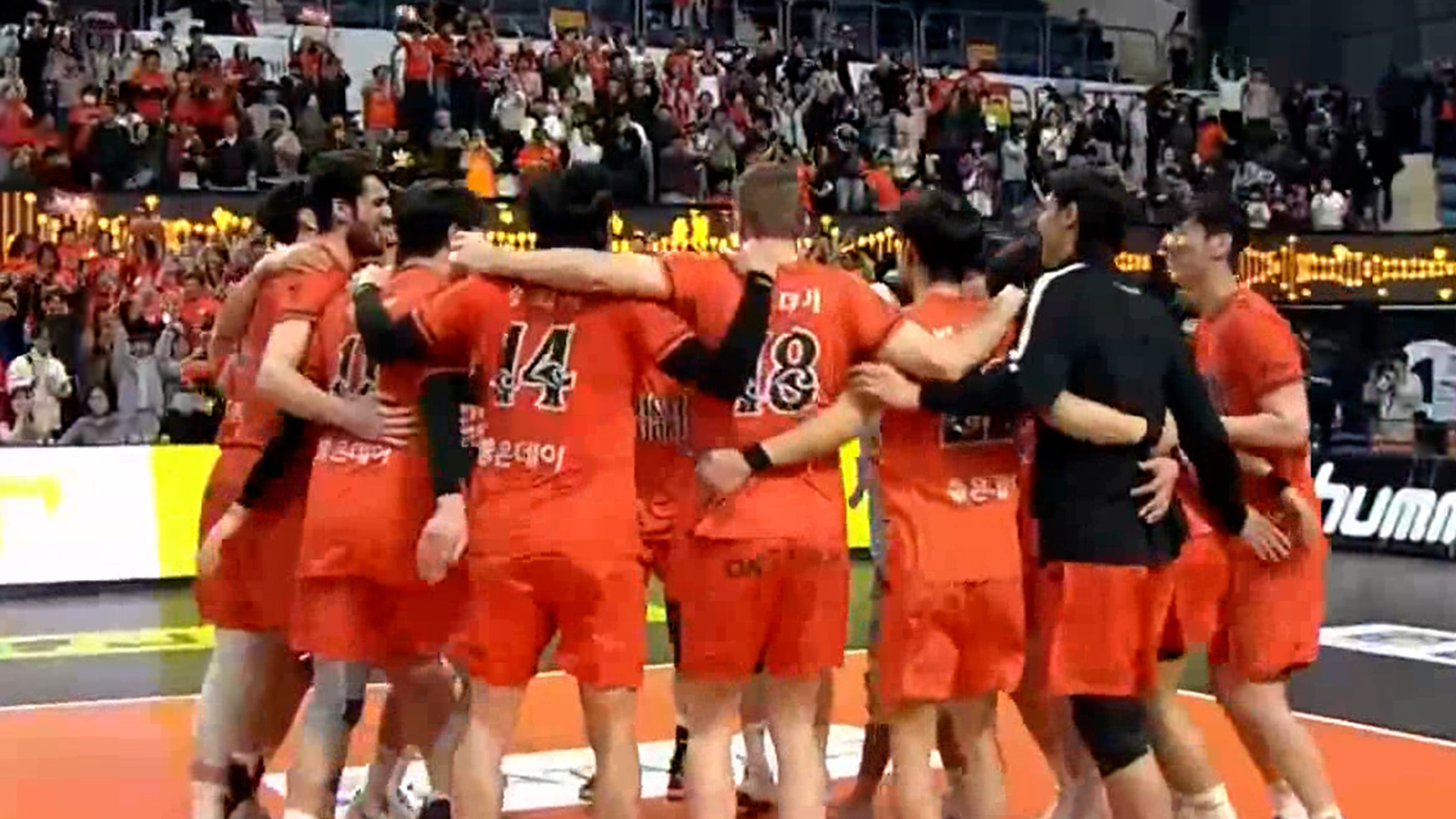 '3위 달성' 홈에서 3연승 달성하는 OK저축은행