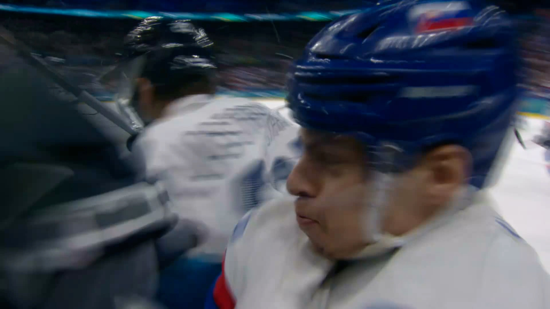 화면으로도 느껴지는 아이스하키의 격렬함