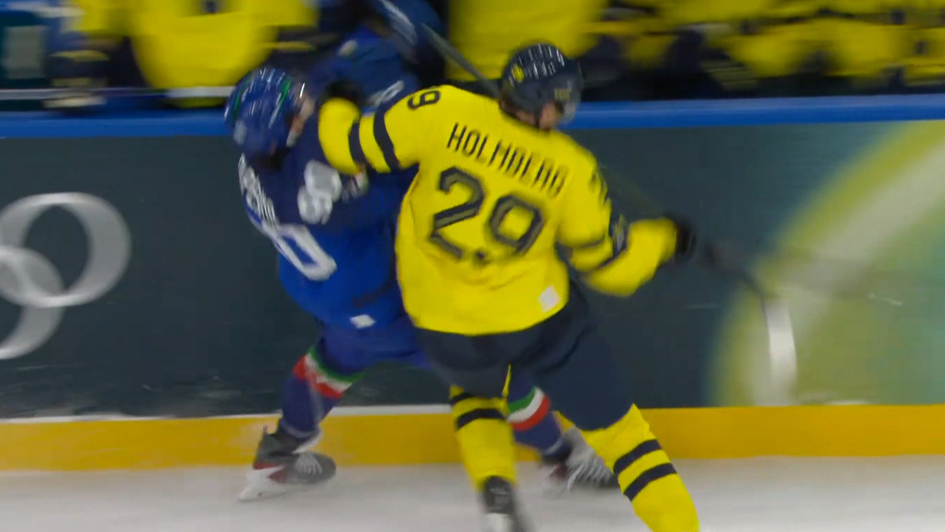 '손을 너무 썼어요' 페널티를 받는 스웨덴