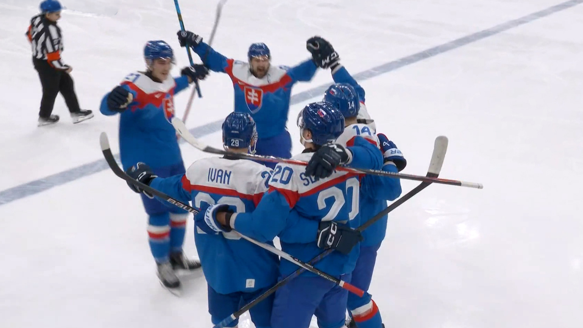 강팀 핀란드 상대로 선제골을 만들어내는 슬로바키아!