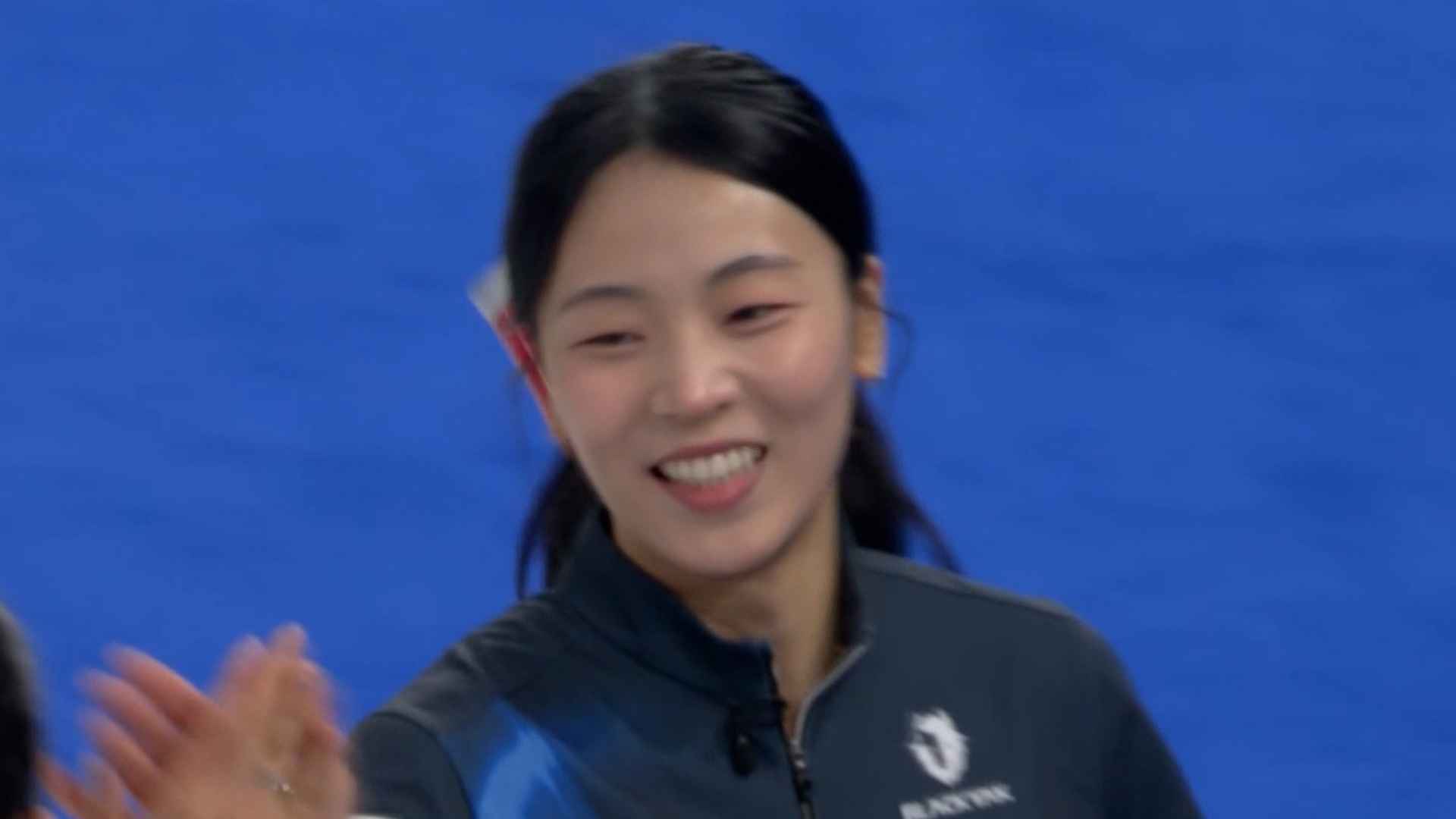 가드 3개를 뚫고 완벽한 샷을 선보인 김민지