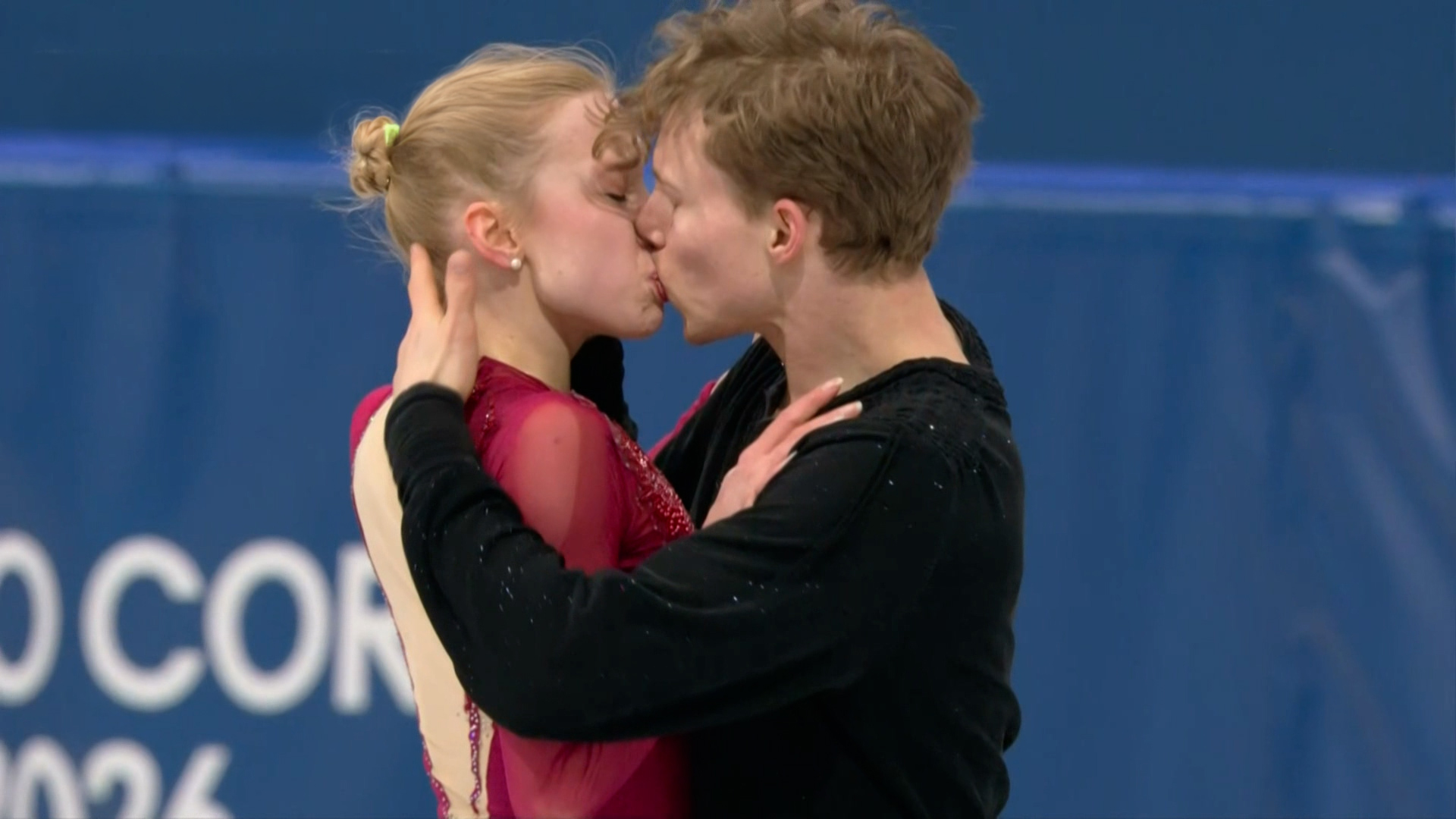 로미오와 줄리엣의 한 장면을 보는 듯한 스웨덴 팀의 연기