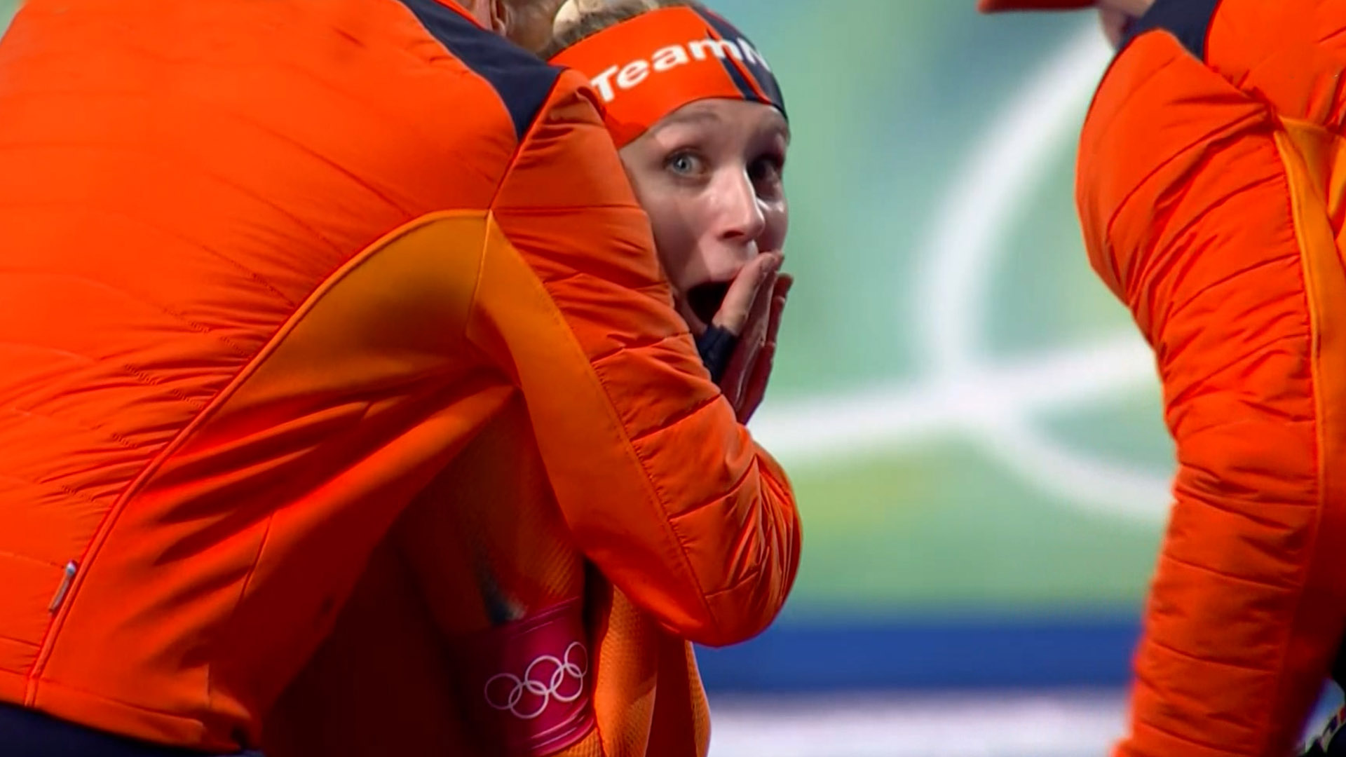 '내가 아직 1위야!' 기쁨을 감추지 못하는 메네 코나인