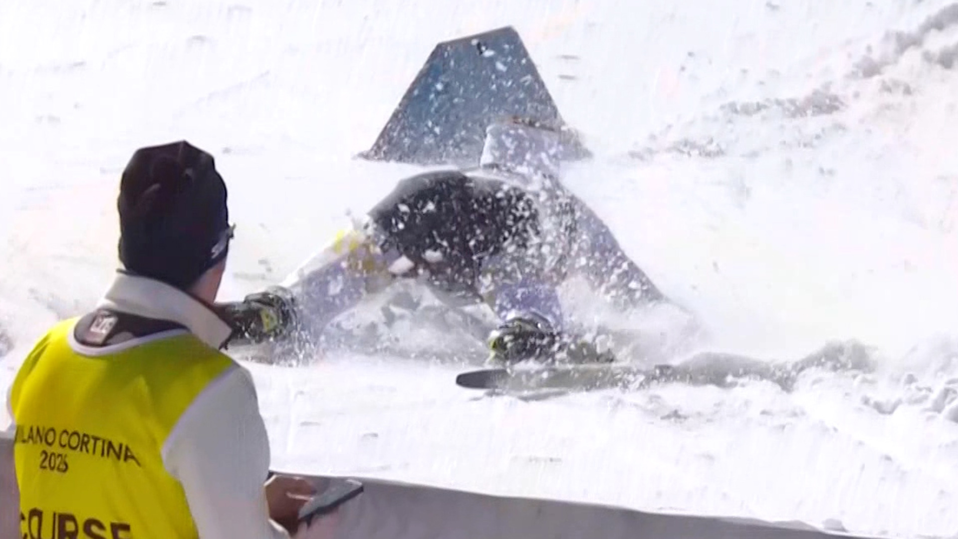 '오늘 가장 위험한 구간' 미끄러지며 넘어지는 윌리엄 포로마