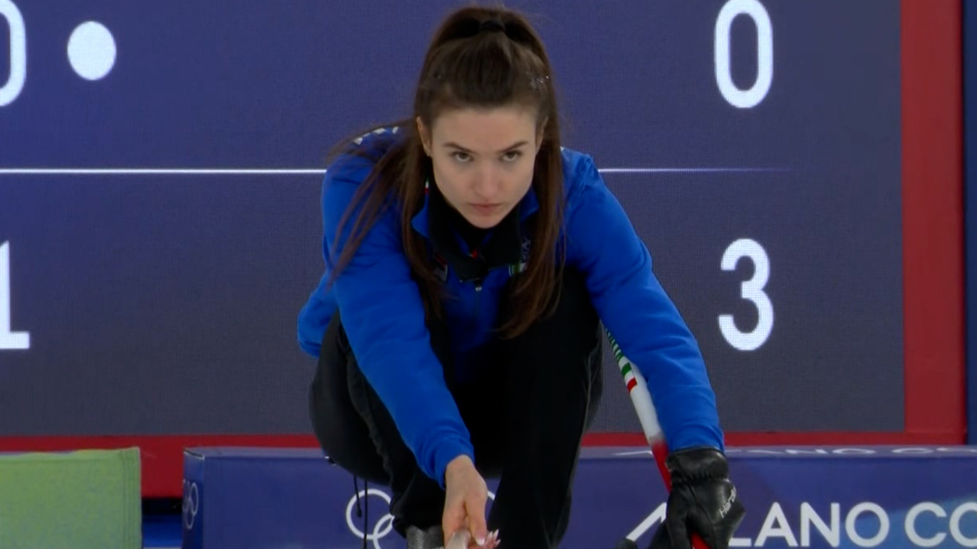 '홈 팬들의 환호' 절묘한 투구를 보여주는 이탈리아