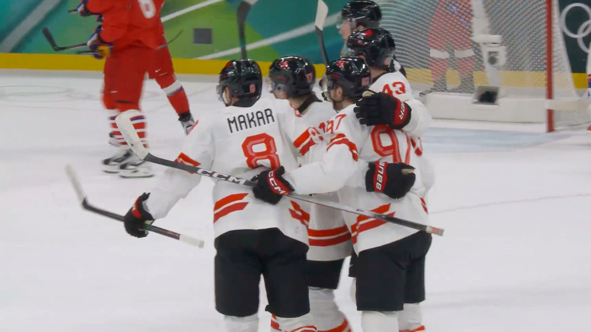 1피리어드 종료 직전 터진 캐나다의 선제골!