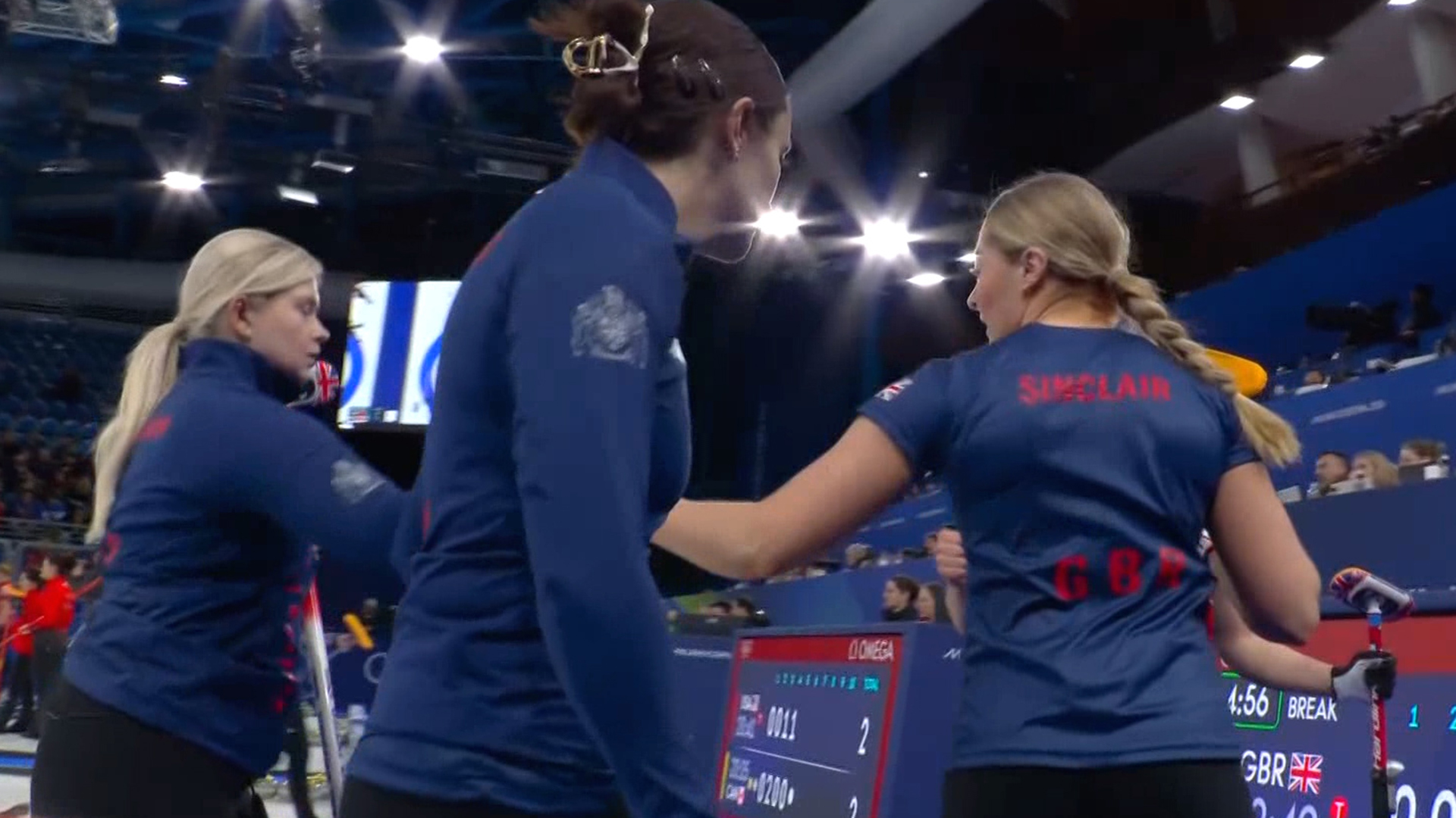 1점을 얻으며 동점으로 5엔드를 끝낸 영국