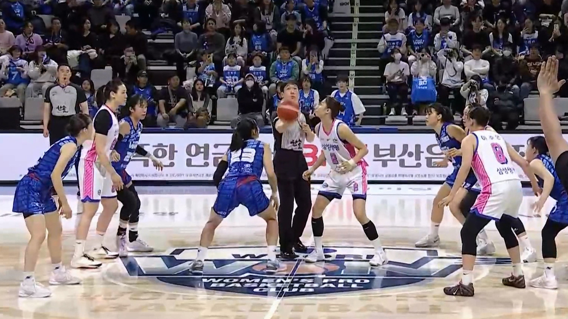 '끝까지 혈투' 우리은행에 역전승 거두는 삼성생명