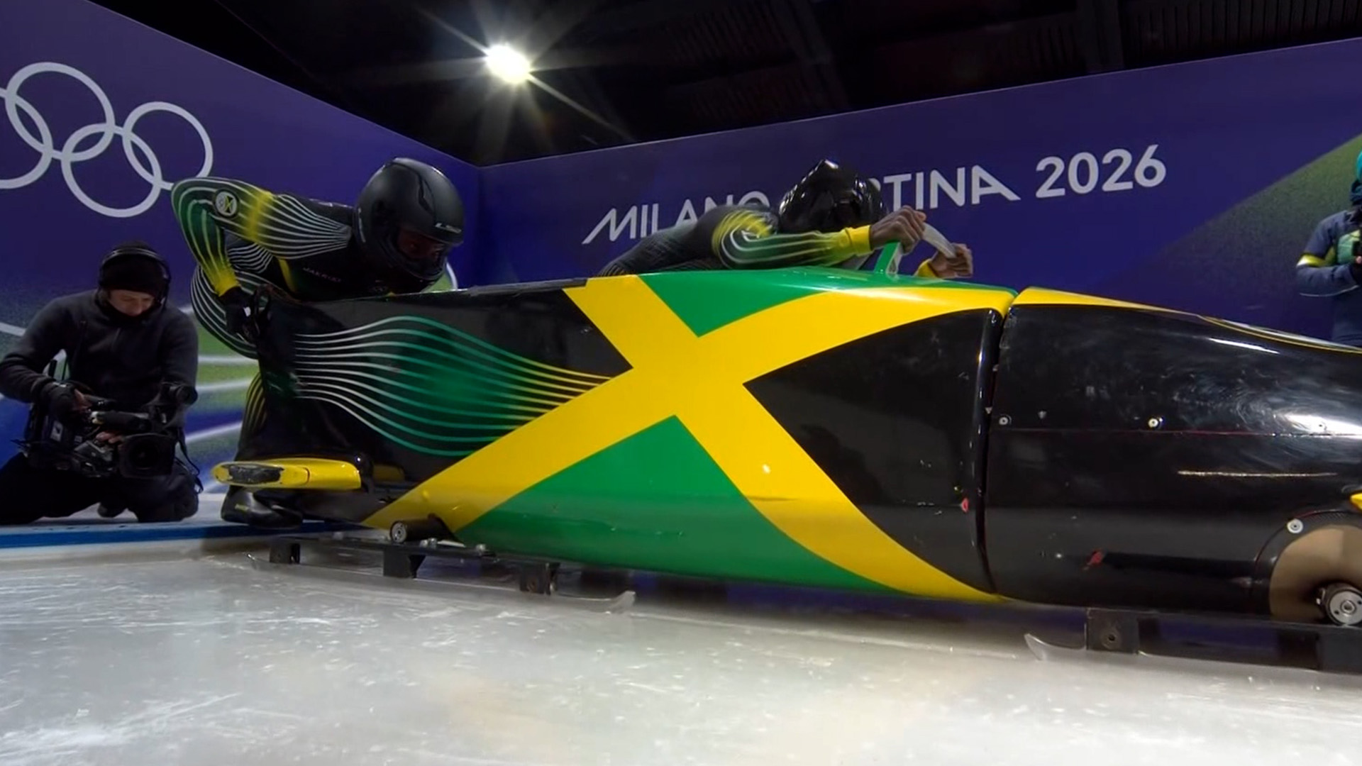 기록을 0.7초 앞당기며 마무리하는 자메이카