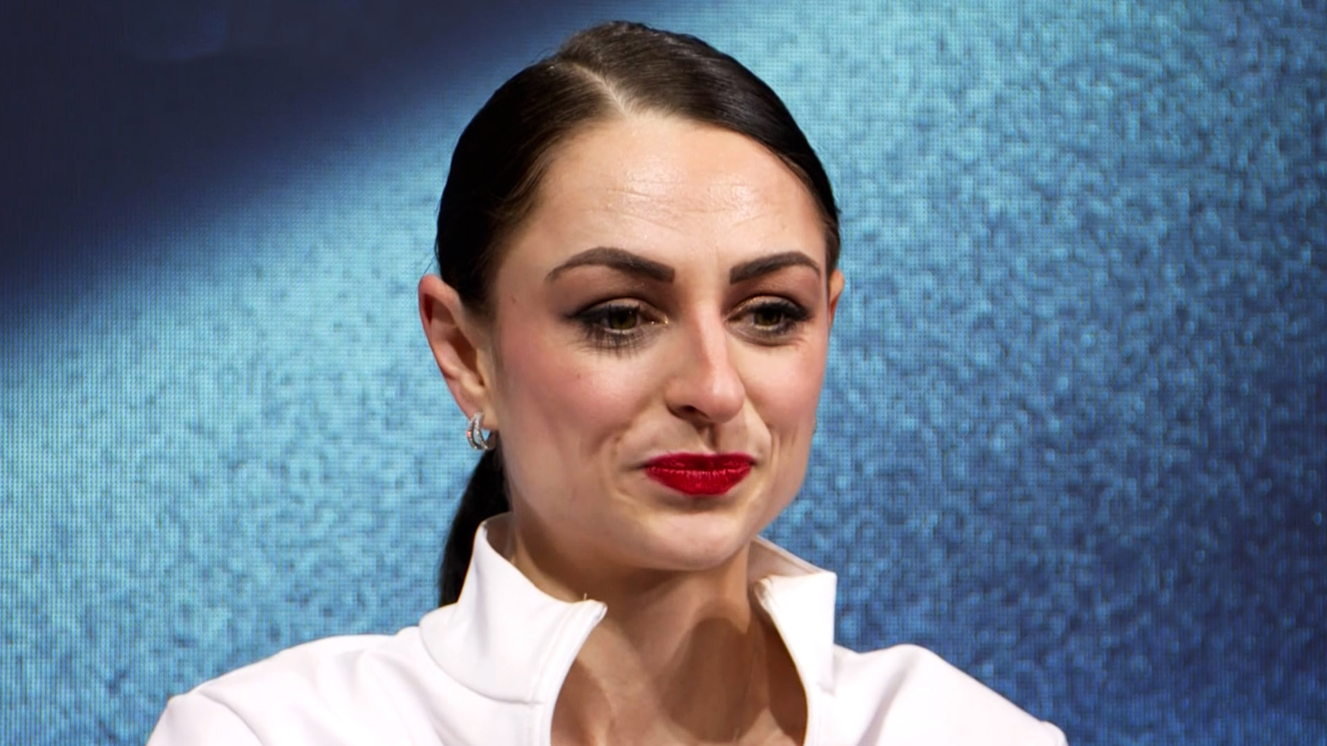 '63.13점 기록' 시즌 베스트를 받는 줄리아 사우터