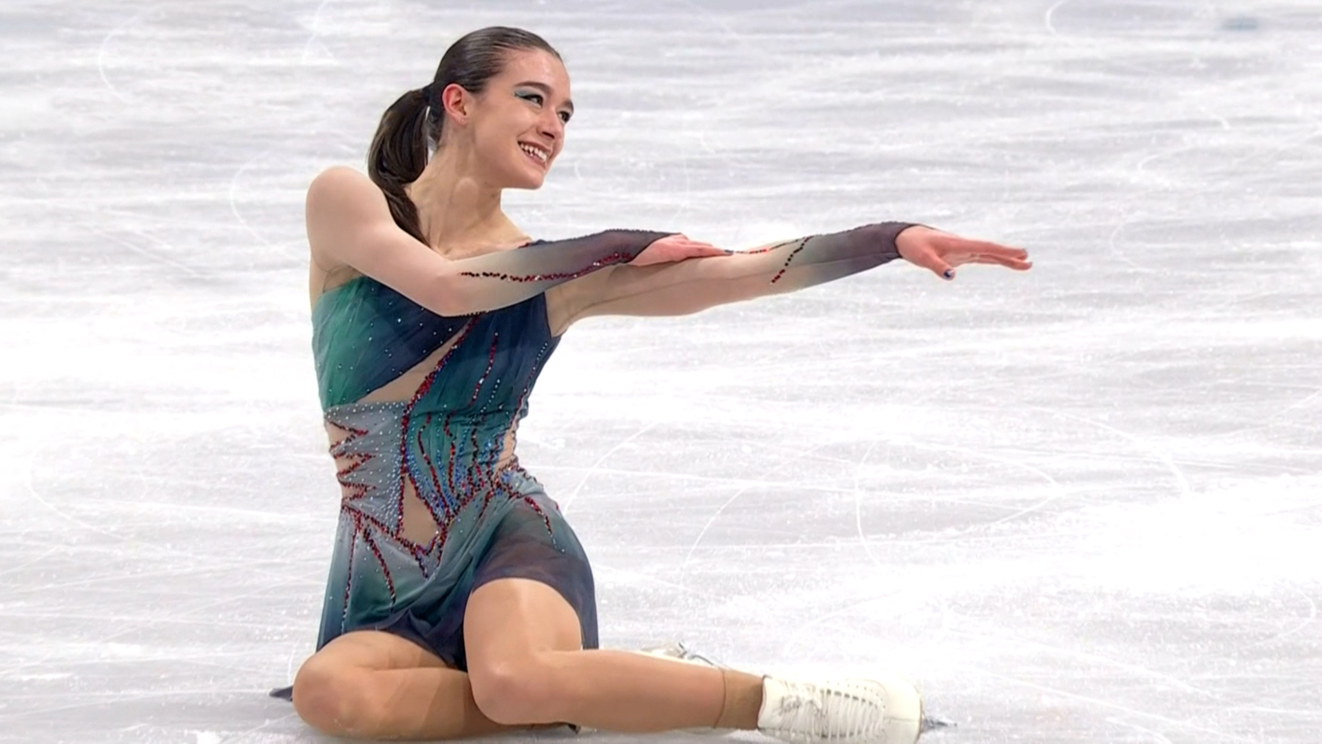 '쇼트와는 정반대의 모습!' 라라 나키 구트만의 연기!