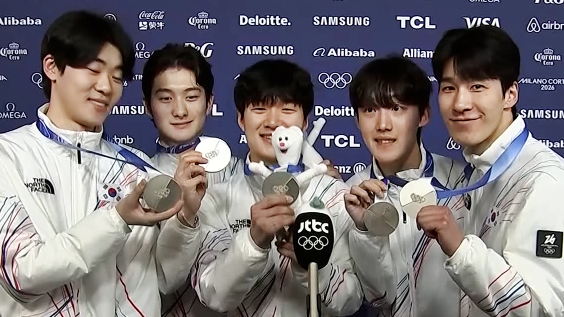 '자랑스러운 선수들' 은메달 소감을 말하는 남자 계주 대표팀