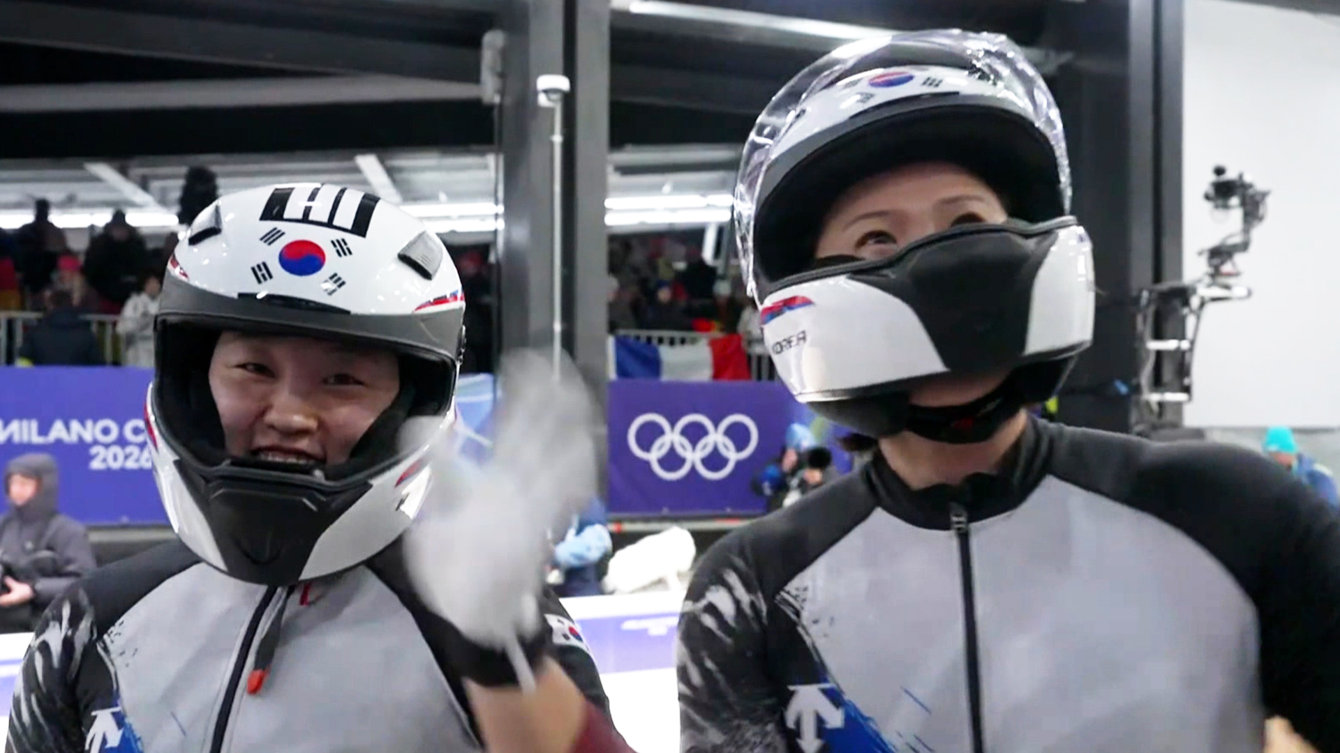 2차 런을 마치고 기분 좋게 인사하는 김유란-전은지 듀오!