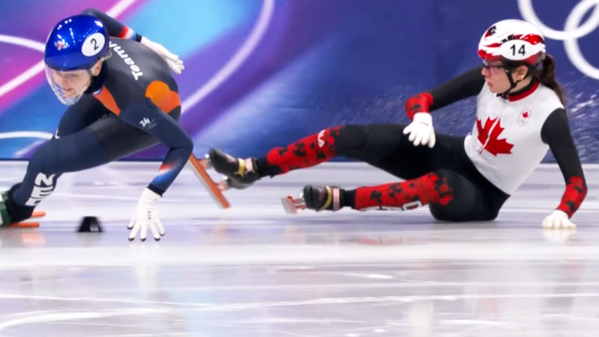 '최대의 이변 발생!' 한 명 빼고 모두 넘어지는 2조 선수들!