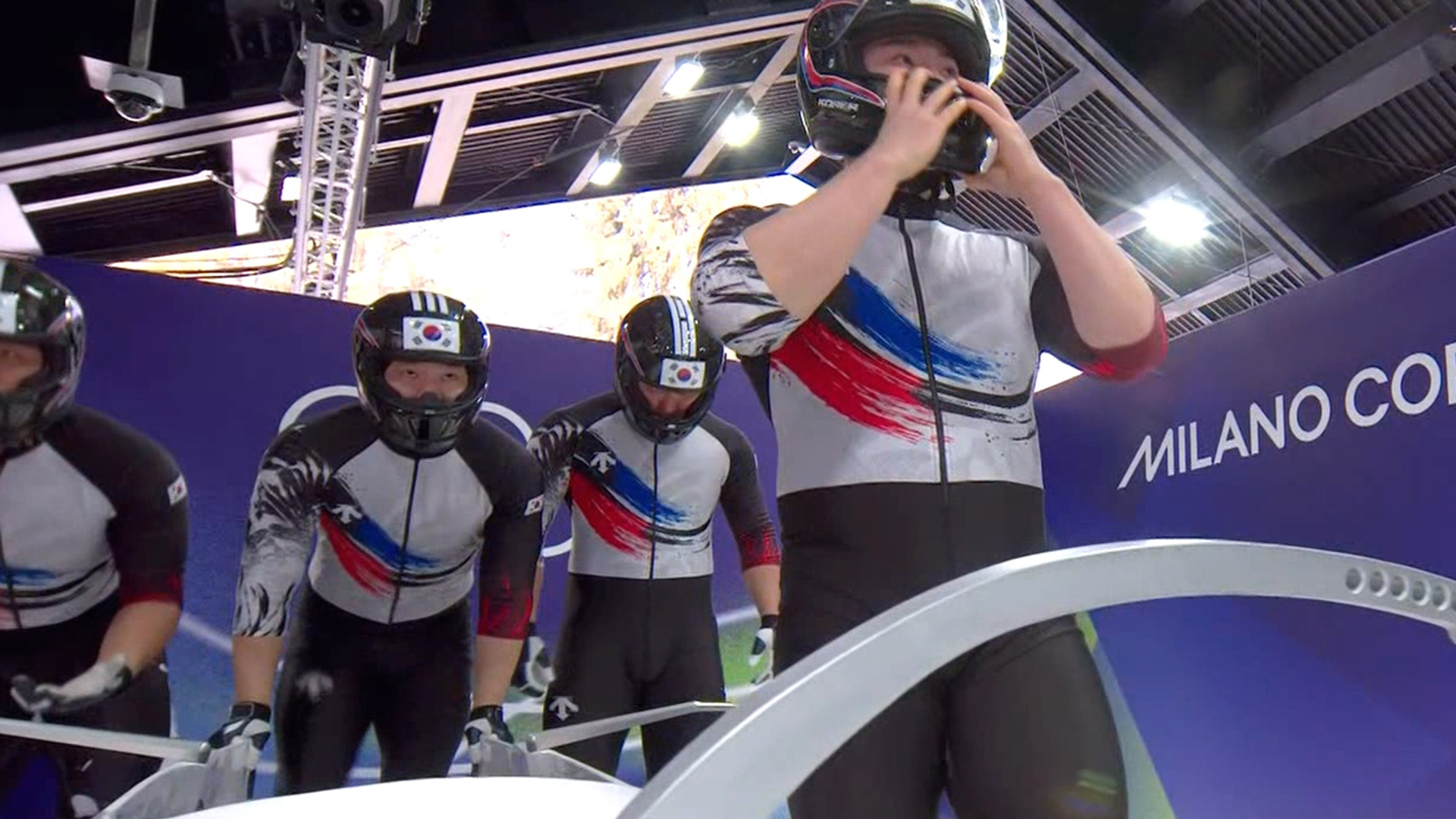 '아쉬운 측면 충돌' 팀 김진수의 1차 시기