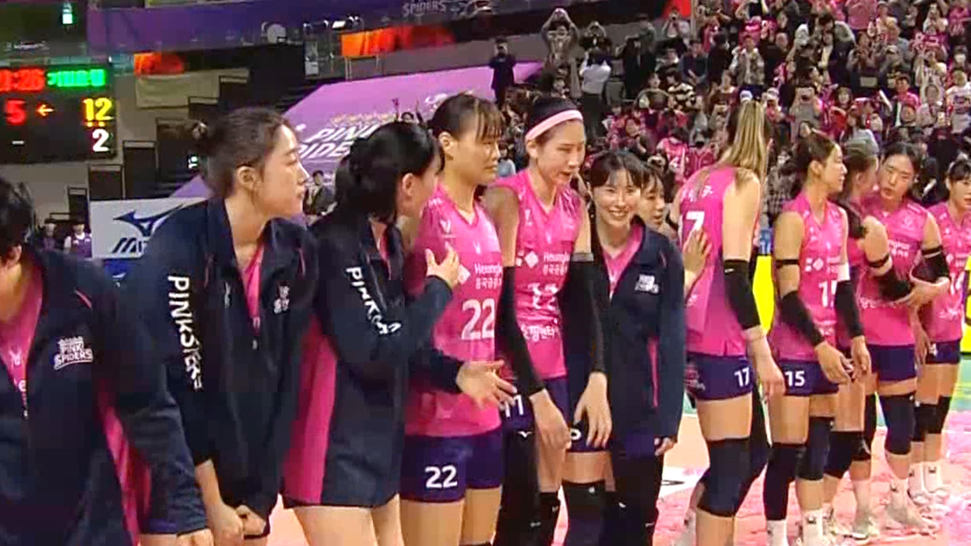 '역대급 혼전!' 흥국생명, 접전 끝에 IBK 꺾고 승점 2점 수확