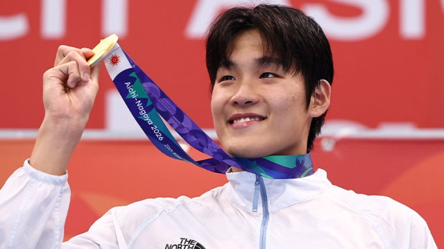 수영 '금빛 물살' 길 열었다...수영 자유형 50m 김영범 정상에 '우뚝'