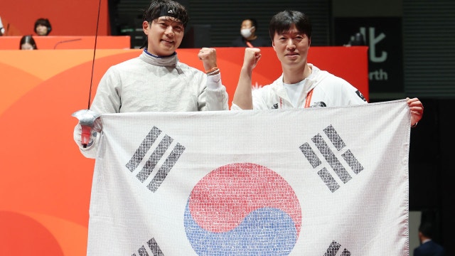 펜싱 오상욱, 남자 사브르 개인전 2회 연속 '금빛 찌르기' [AG 영상]