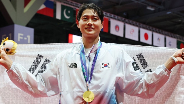 오상욱 '2연패'...한가위 첫날 금빛 선물 쏟아지나