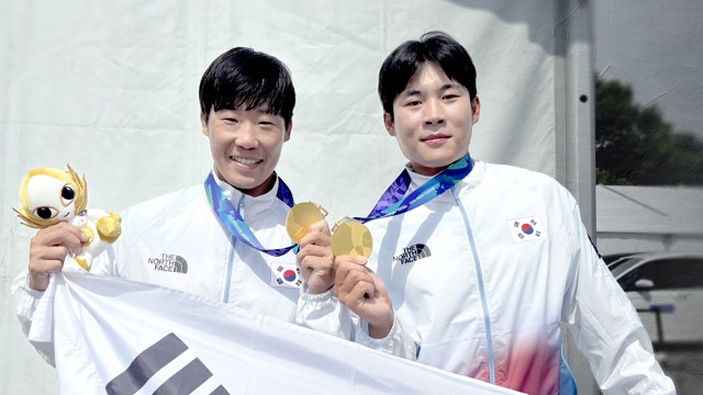 금빛 물살 또 갈랐다...카누 조광희·김효빈 '첫 2관왕'