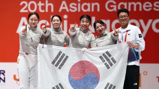 [속보] 한국 펜싱, 여자 사브르 단체전 금메달
