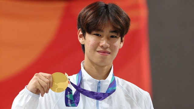 17세 강준이, 스케이트보드 사상 첫 금메달...마장마술, 12년만 '금빛 연기'
