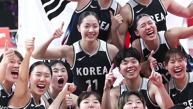 여자 농구도 일본 꺾고 금메달...12년 만에 '남녀 동반 우승'
